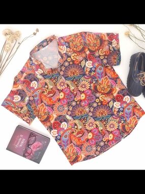 ✨SheLucki Paisley Floral Button Down Short Sleeve Shirt Medium✨